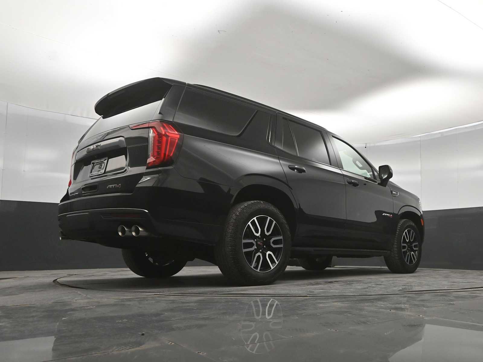 Used 2024 GMC Yukon AT4 AWD/4WD image 37