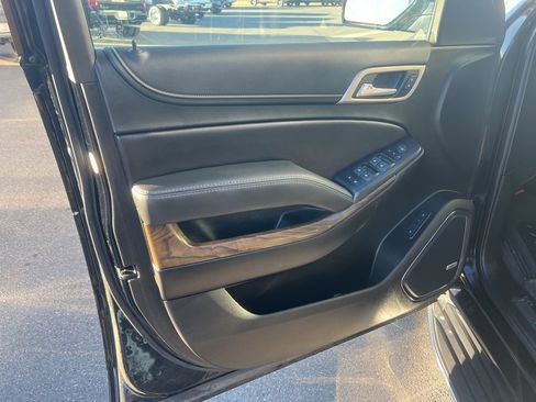 Used 2019 GMC Yukon XL Denali image 15