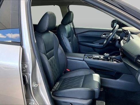 Certified 2023 Nissan Rogue Platinum w/ Platinum Premium Package AWD/4WD image 9