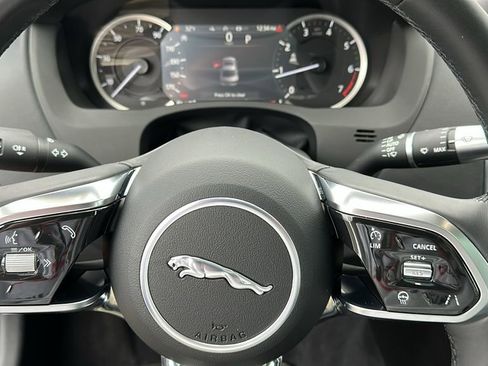 Used 2020 Jaguar XE S image 11