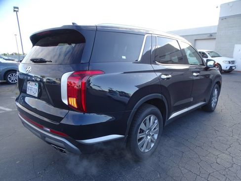 Used 2023 Hyundai Palisade SEL FWD image 4