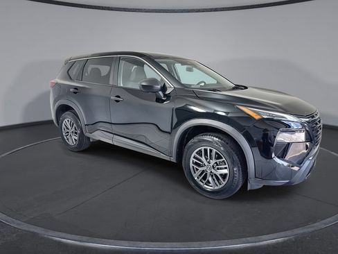Used 2024 Nissan Rogue S AWD/4WD image 2