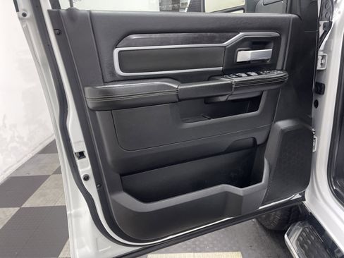 Used 2024 RAM 3500 Big Horn image 10