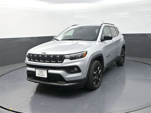 New 2026 Jeep Compass Latitude image 3
