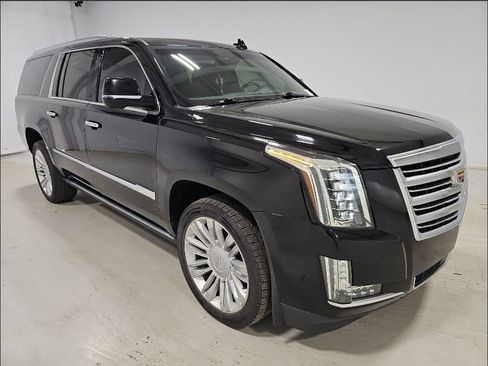 Used 2019 Cadillac Escalade ESV Platinum AWD/4WD image 2