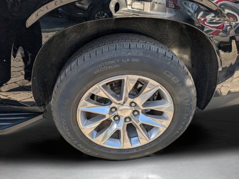 Used 2021 Chevrolet Suburban Premier w/ Premium Package image 17