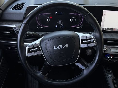 Used 2024 Kia Telluride EX w/ EX Captain's Chair Package FWD image 12