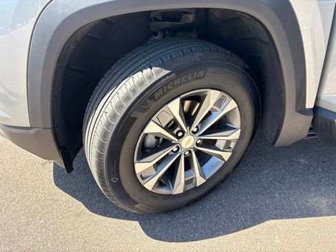 Used 2025 Chevrolet Equinox LT AWD/4WD image 7