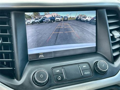 Certified 2021 GMC Acadia SLT w/ Preferred Package image 15