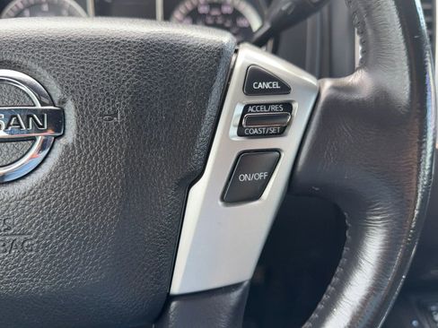 Used 2019 Nissan Titan SV w/ SV Convenience Package image 22