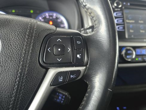 Used 2017 Toyota Highlander XLE image 37