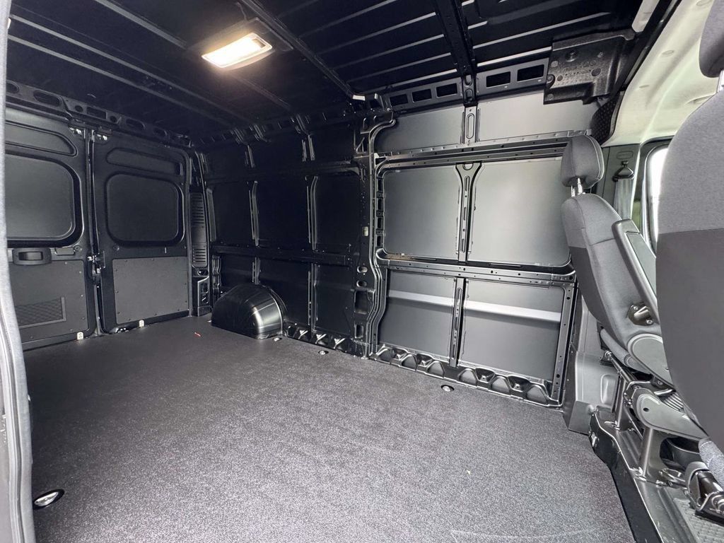 New 2026 RAM ProMaster 2500 w/ Quick Order Package 22G SLT FWD image 15