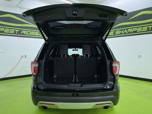 Used 2017 Ford Explorer Limited image 9