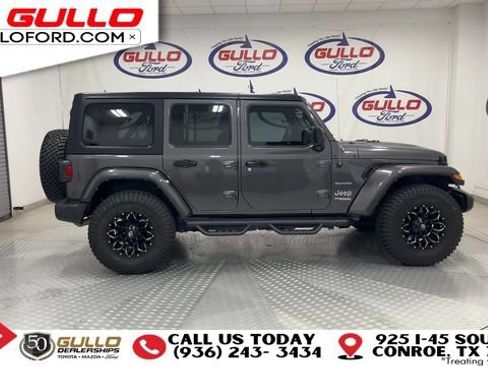 Used 2022 Jeep Wrangler Unlimited Sahara AWD/4WD image 9