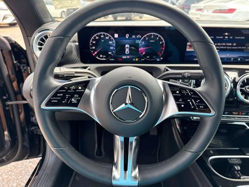 Used 2025 Mercedes-Benz CLA 250 4MATIC image 21