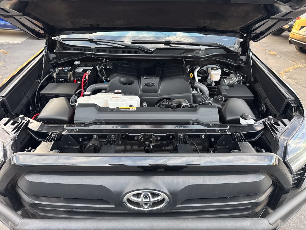Used 2022 Toyota Tundra SR5 AWD/4WD image 40