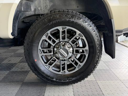 Used 2025 Ford F350 Platinum w/ Platinum Plus Package AWD/4WD image 34
