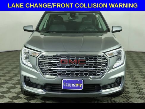 Used 2023 GMC Terrain Denali w/ Denali Premium Package AWD/4WD image 12