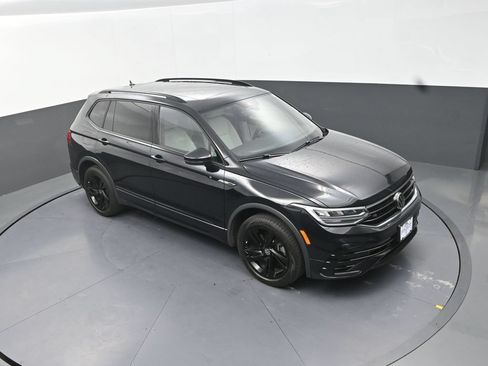Used 2024 Volkswagen Tiguan SE R-Line AWD/4WD image 13