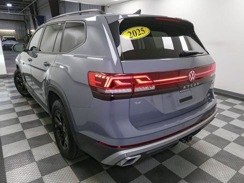 Certified 2025 Volkswagen Atlas Peak Edition SE AWD/4WD image 12