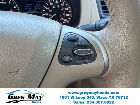 Used 2015 Nissan Pathfinder SL FWD image 18