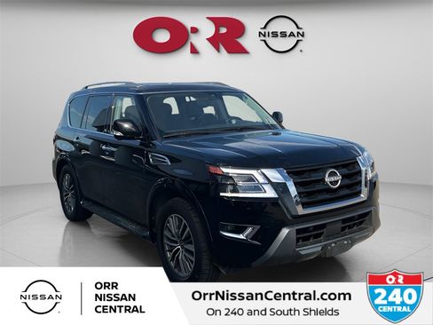 Used 2024 Nissan Armada SL w/ Captain's Chairs Package image 3