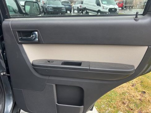 Used 2010 Mercury Mariner Premier image 11