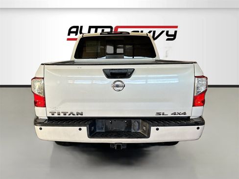 Used 2017 Nissan Titan SL image 6