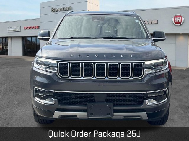 Used 2024 Jeep Wagoneer L Series II w/ Flexible Seating Group AWD/4WD image 2
