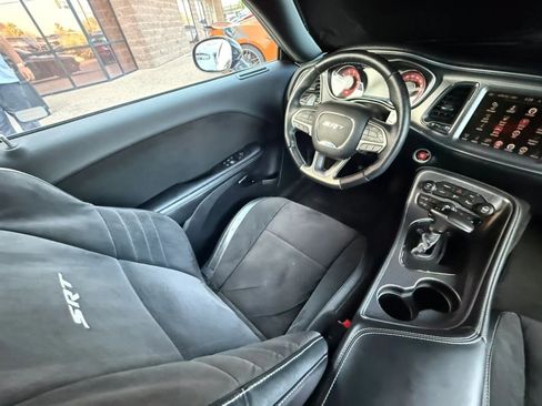 Used 2015 Dodge Challenger SRT Hellcat RWD image 41
