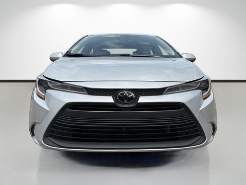 Used 2024 Toyota Corolla LE image 8
