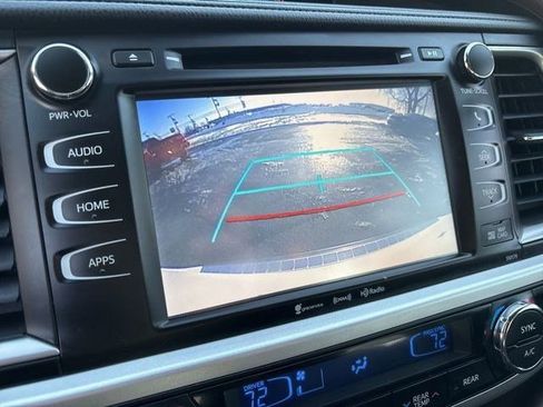 Used 2018 Toyota Highlander XLE image 23