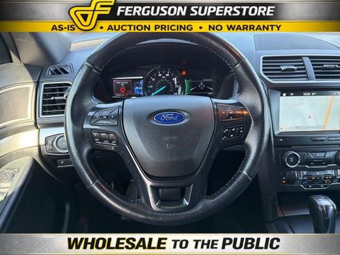 Used 2017 Ford Explorer XLT w/ Equipment Group 202A AWD/4WD image 10