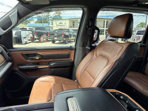 Used 2022 RAM 1500 Limited w/ Body Color Bumper Group AWD/4WD image 16