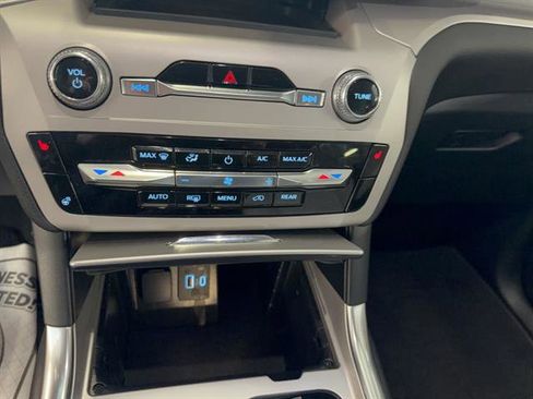 Certified 2024 Ford Explorer XLT w/ Equipment Group 202A image 10