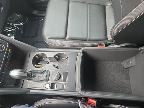 Used 2022 Volkswagen Atlas Cross Sport SE image 24