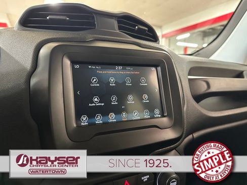 Certified 2018 Jeep Renegade Altitude AWD/4WD image 22