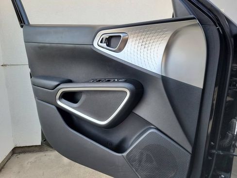 Certified 2025 Kia Soul LX w/ LX Technology Package FWD image 26