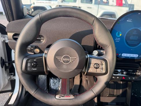 Used 2025 MINI Cooper S FWD image 10