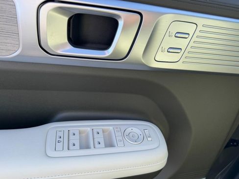 Certified 2025 Hyundai Santa Fe Calligraphy image 17