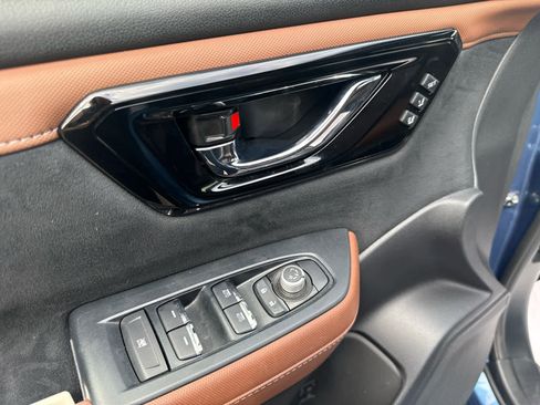 Used 2025 Subaru Forester Touring image 15