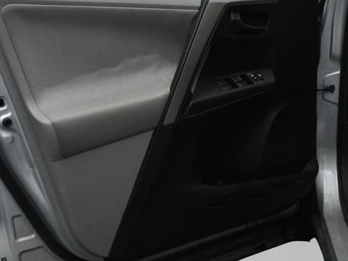 Used 2013 Toyota RAV4 XLE FWD image 14
