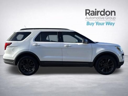 Used 2018 Ford Explorer XLT w/ XLT Appearance Package AWD/4WD image 8