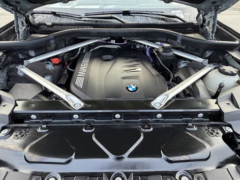 Used 2024 BMW X7 xDrive40i w/ M Sport Package image 33