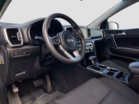 Used 2022 Kia Sportage LX image 9