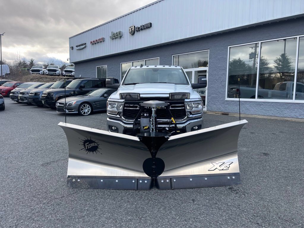 Used 2024 RAM 2500 Tradesman w/ Chrome Appearance Group AWD/4WD image 11