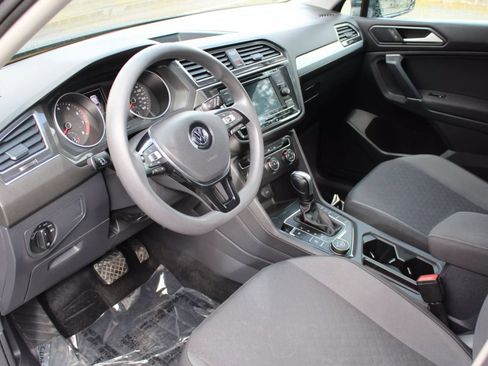Used 2018 Volkswagen Tiguan S image 13
