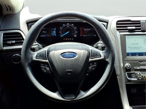 Used 2020 Ford Fusion SE AWD/4WD image 27