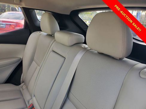 Used 2019 Nissan Rogue Sport SL w/ Premium Package image 12