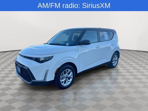 Certified 2025 Kia Soul S image 4